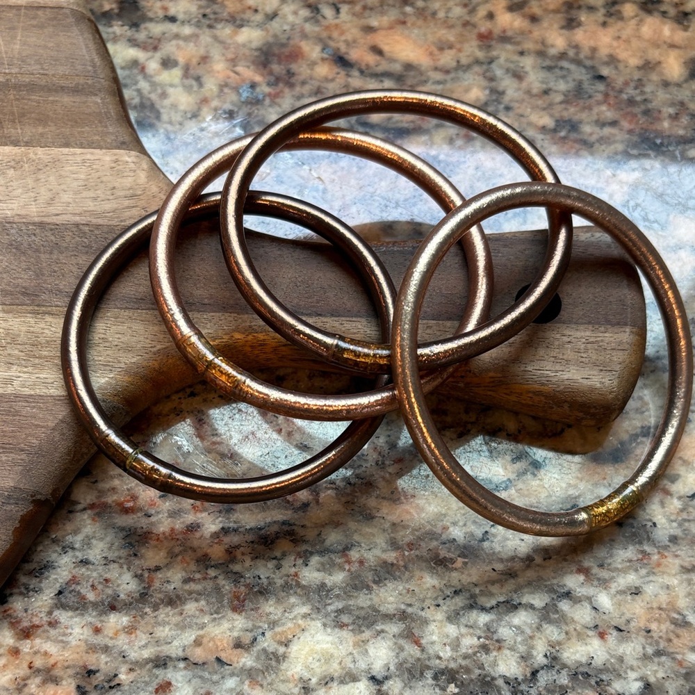 Elegant Gold-Toned Bangle Set